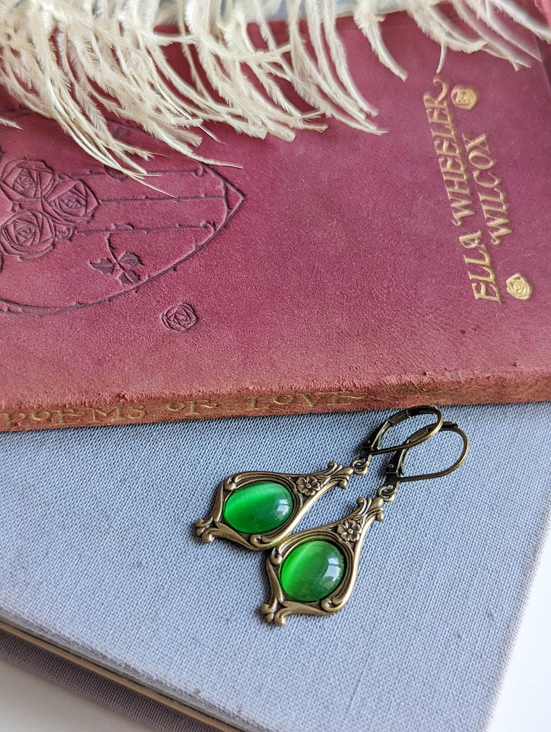 Victorian Green Dangle Earrings – Emerald Cats Eye, Vintage Style