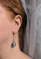 Collier camée bleu : portrait de femme vintage sur pendentif en laiton oxydé