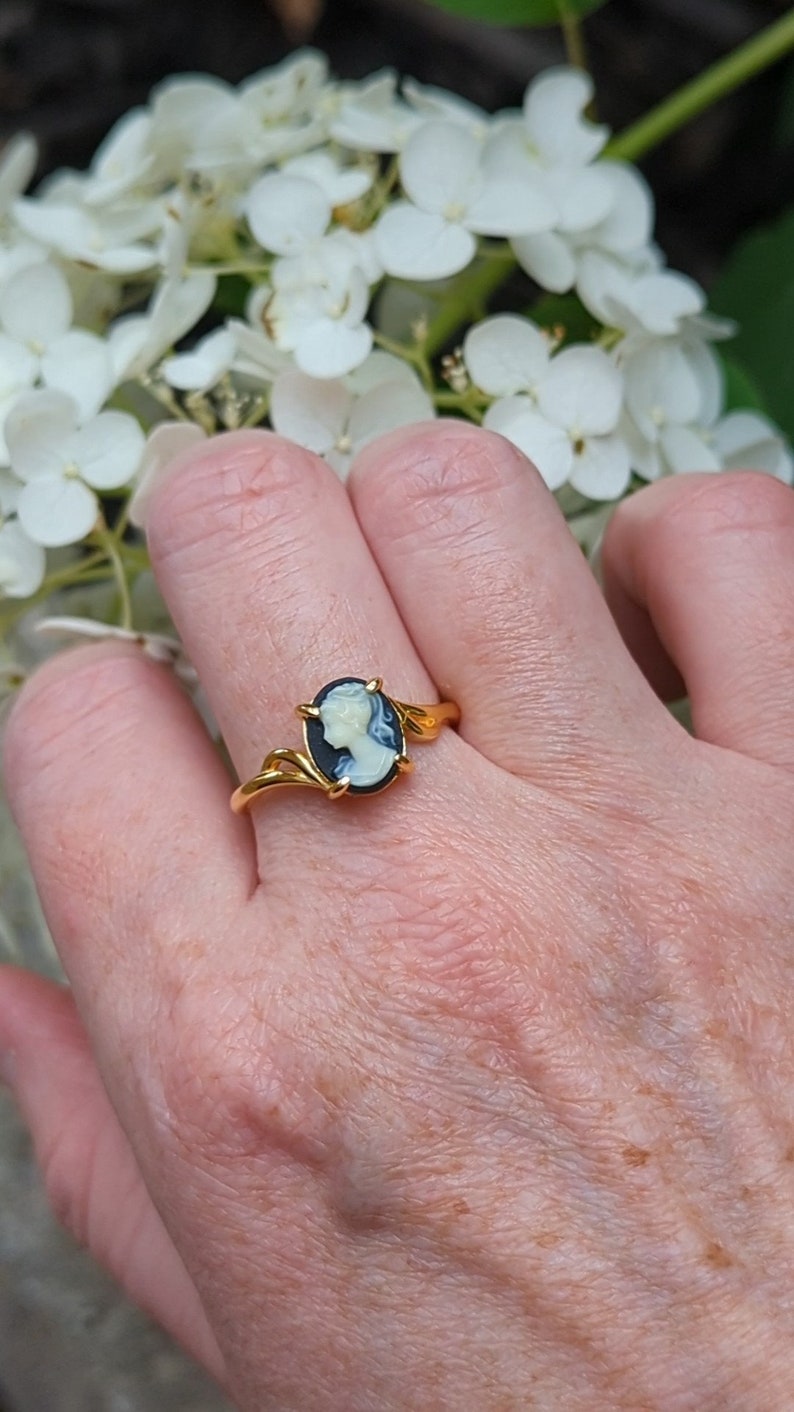 Black Cameo Ring, Adjustable Sterling Silver Romantic Vintage Jewelry