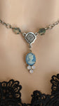 Collier pendentif camée bleu avec opales rose pâle, bijoux victoriens