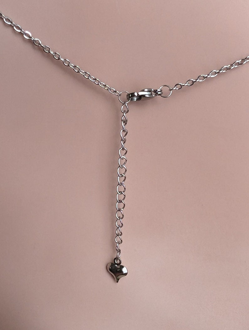 Collier Camée Colibri : Pendentif Gothique en Argent Antique
