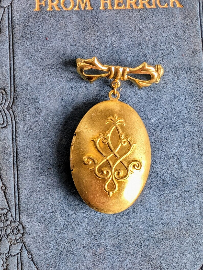Oval Embossed Brass Locket Brooch: Vintage Style Bridal Bouquet Charm