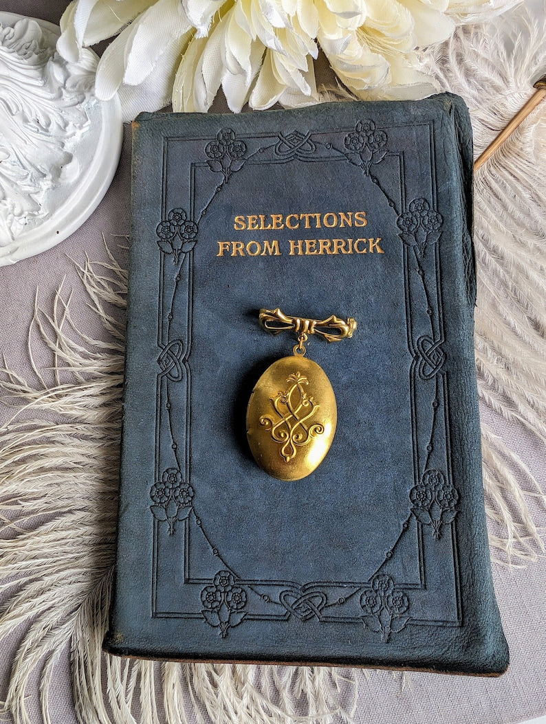 Oval Embossed Brass Locket Brooch: Vintage Style Bridal Bouquet Charm