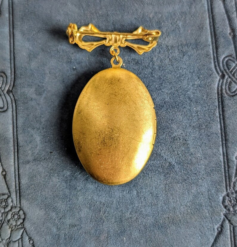 Oval Embossed Brass Locket Brooch: Vintage Style Bridal Bouquet Charm