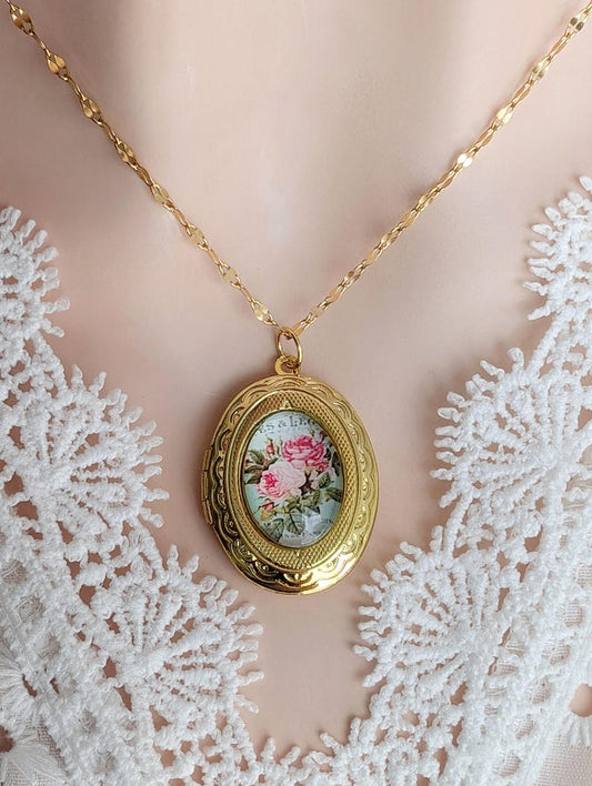 Golden Oval Floral Locket Necklace with Vintage Style Lip Chain