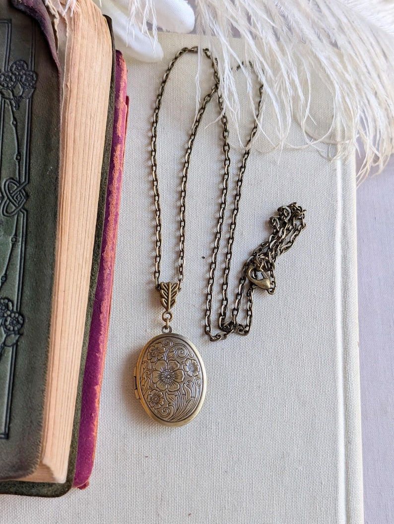 Floral Embossed Oval Locket Necklace: Vintage Style Keepsake Jewelry