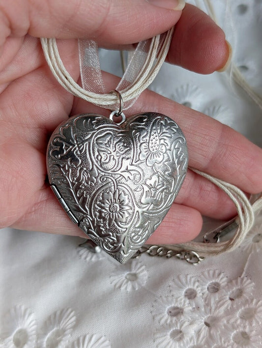 Vintage Silver Floral Heart Locket Choker Necklace