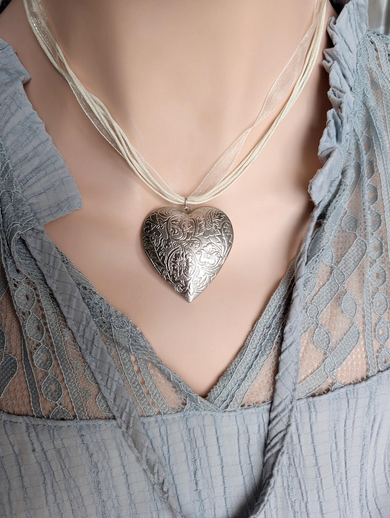 Vintage Silver Floral Heart Locket Choker Necklace