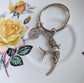 Porte-clés fait main en argent hirondelle | Cadeau personnalisé oiseau avec initiale pour elle