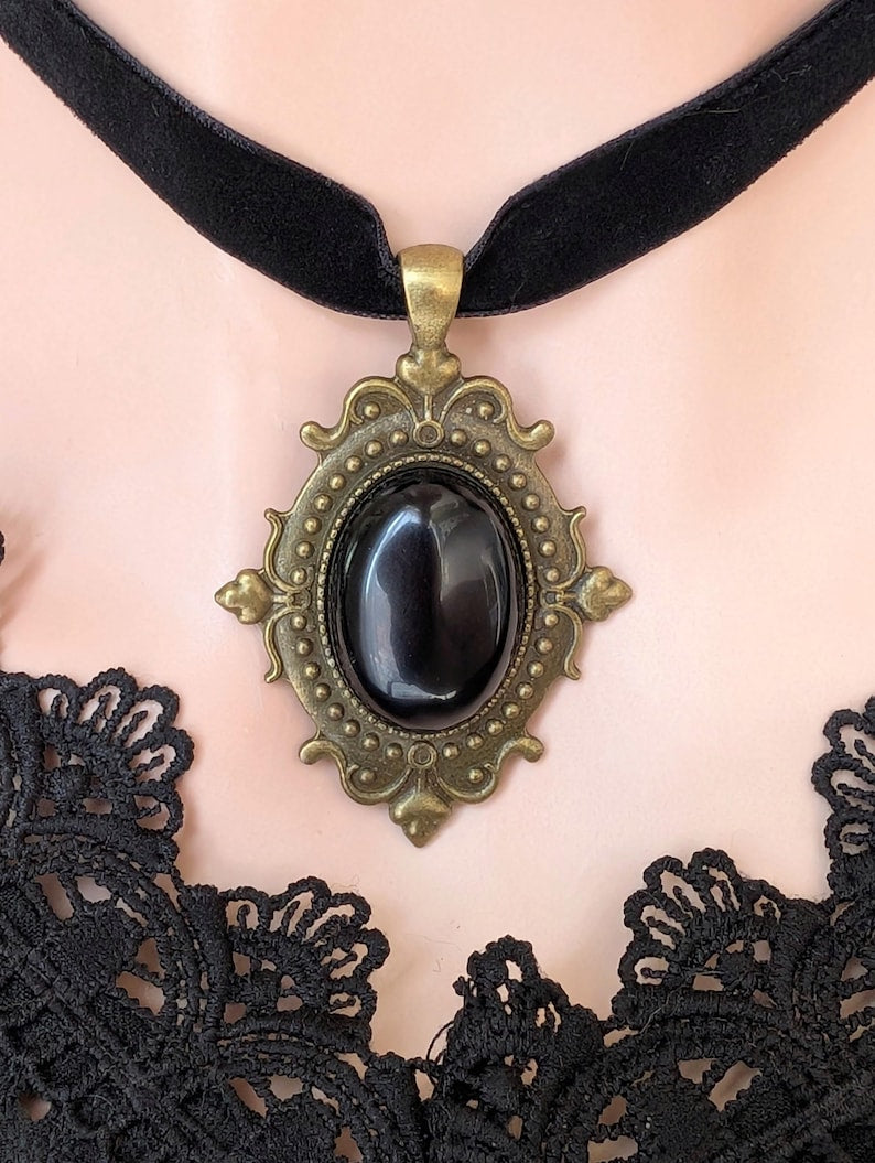 Gothic Black Obsidian Choker – Silver Vintage Pendant, Velvet Ribbon