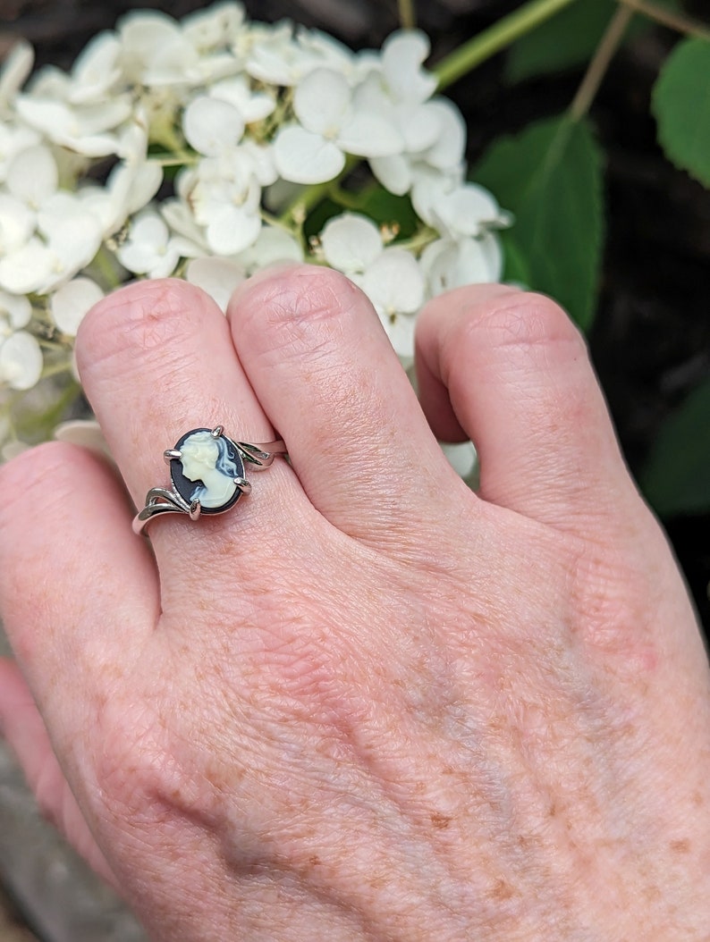 Black Cameo Ring, Adjustable Sterling Silver Romantic Vintage Jewelry