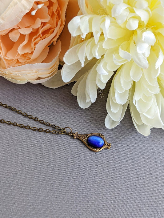 Sapphire Blue Cabochon Pendant: Vintage Regency Style Necklace