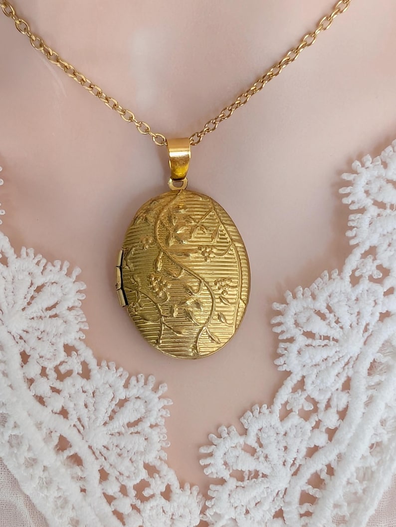 Embossed Vine Oval Locket Necklace, Vintage Style Brass Pendant