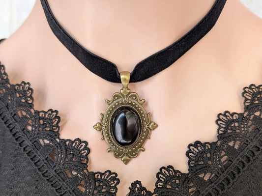 Black Obsidian Choker – Gothic Velvet Ribbon Necklace, Bronze Pendant