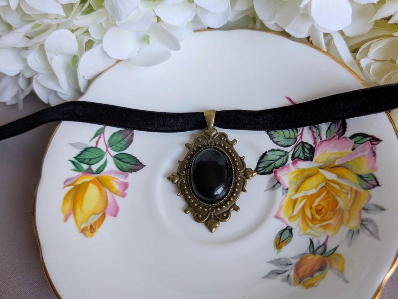 Black Obsidian Choker – Gothic Velvet Ribbon Necklace, Bronze Pendant