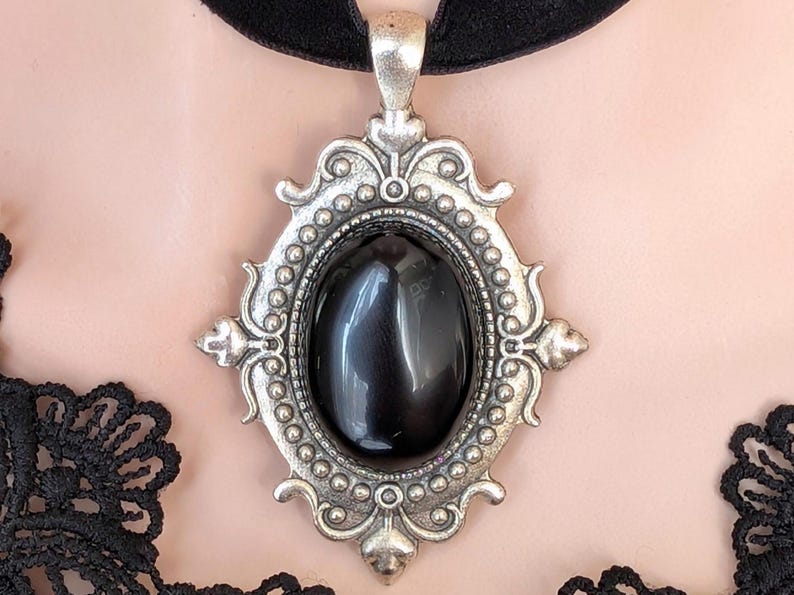 Black Obsidian Choker – Gothic Velvet Ribbon Necklace, Bronze Pendant