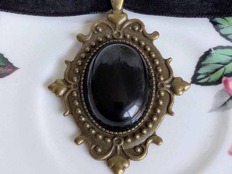 Black Obsidian Choker – Gothic Velvet Ribbon Necklace, Bronze Pendant