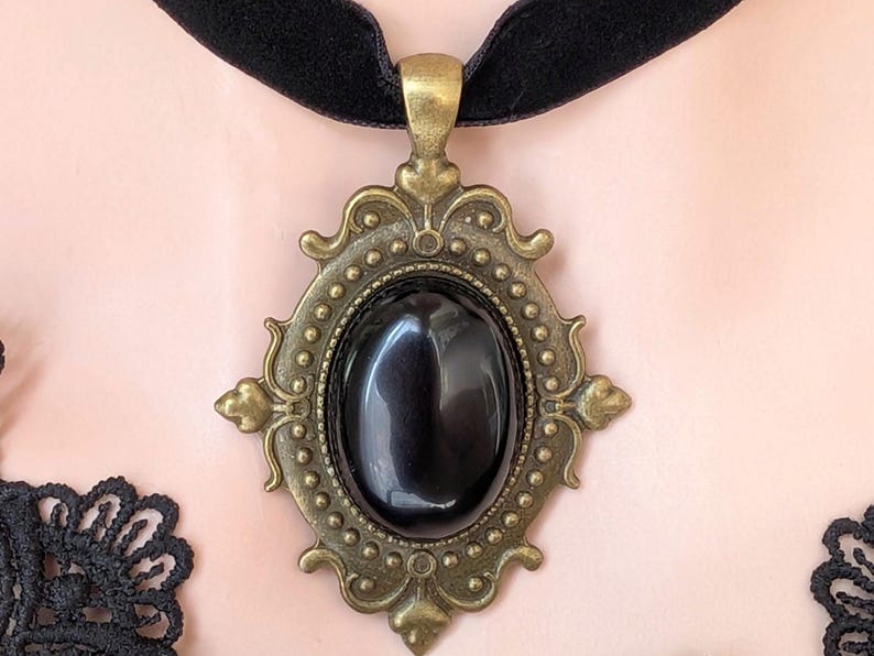Black Obsidian Choker – Gothic Velvet Ribbon Necklace, Bronze Pendant