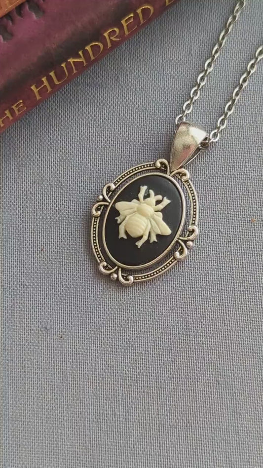 Collier camée bleu : pendentif victorien en argent, bijoux de mariée