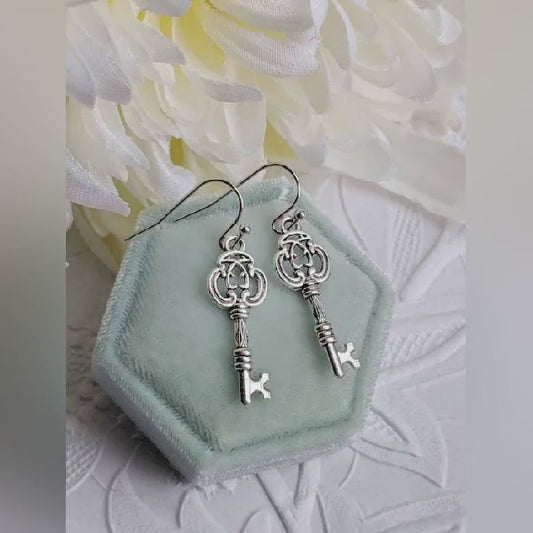 Antique Key Earrings - Silver Plated Brass - Vintage Steampunk Jewelry