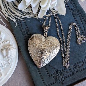 Valentines Day Gift, Silver Heart Locket Necklace, Antique Silver Necklace, Etched Floral Locket, Memory Necklace, Photo Locket