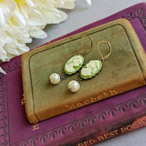 Cameo Pearl Earrings, Green Cameo Earrings, Victorian Jewelry, Romantic Vintage Style, Light Academia, Pearlcore