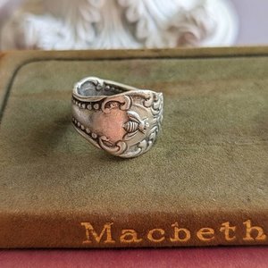 Spoon Ring with Bee, Adjustable Boho Ring, Trendy Thumb ring, Plated Silver Ring,  Statement Jewelry Gift for her Birthday, Bee Jewelry