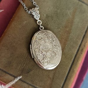 Silver Locket, Embossed Floral Locket, Long Chain Necklace, Vintage Style, Designer Locket, Wife Anniversary Gift, Mothers Day Gift