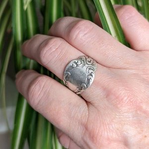 Spoon Ring with Bee, Adjustable Boho Ring, Trendy Thumb ring, Plated Silver Ring,  Statement Jewelry Gift for her Birthday, Bee Jewelry