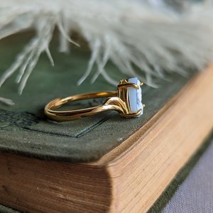 Goddess Cameo Ring in 925 Sterling Silver, White on Blue Lady Cameo, Victorian Jewelry, Adjustable Size, Old Fashioned Style