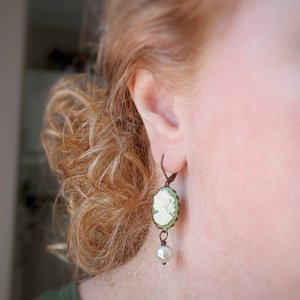 Cameo Pearl Earrings, Green Cameo Earrings, Victorian Jewelry, Romantic Vintage Style, Light Academia, Pearlcore