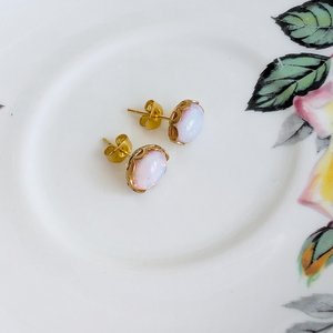 Vintage Glass Opal Stud Earrings – Milky White Pink Hues in Golden Brass Lacy Bezel