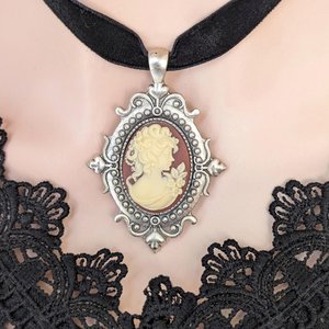 Gothic Cameo Choker Necklace – Vintage Setting on Black Velvet Ribbon