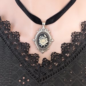 Ivory on Black Rose Cameo Choker Necklace – Gothic Velvet Ribbon Choker with Vintage Style Pendant