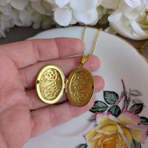 Embossed Vine Oval Locket Necklace, Vintage Style Brass Pendant