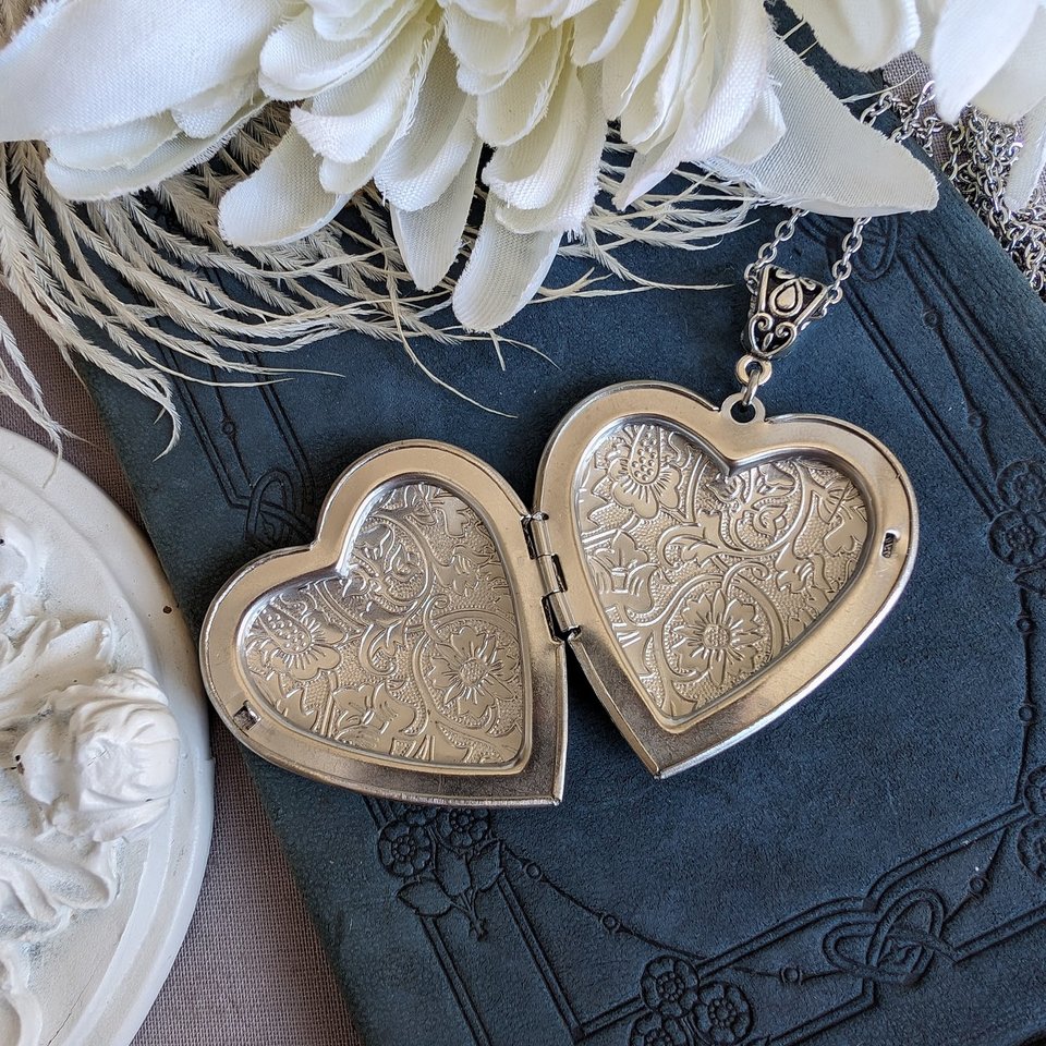 Valentines Day Gift, Silver Heart Locket Necklace, Antique Silver Necklace, Etched Floral Locket, Memory Necklace, Photo Locket
