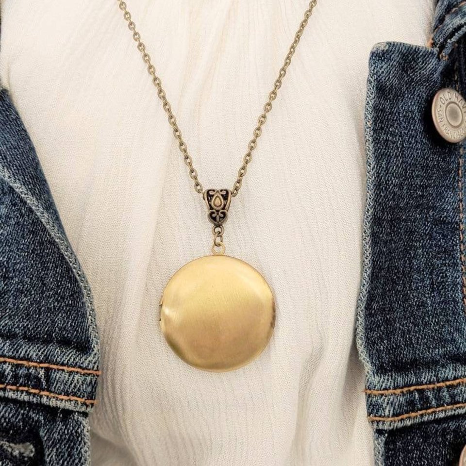 Bird Locket Necklace, Swallow Locket Pendant, Memory Photo Keepsake Jewelry, Mothers Day Gift for Mom