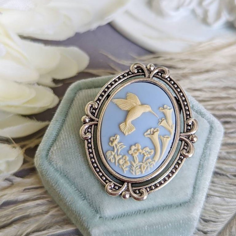 Black Hummingbird Brooch, Bird Pin, Nature Jewelry Cameo Brooch, Gift for Avian Veterinarian, Audubon Society Member