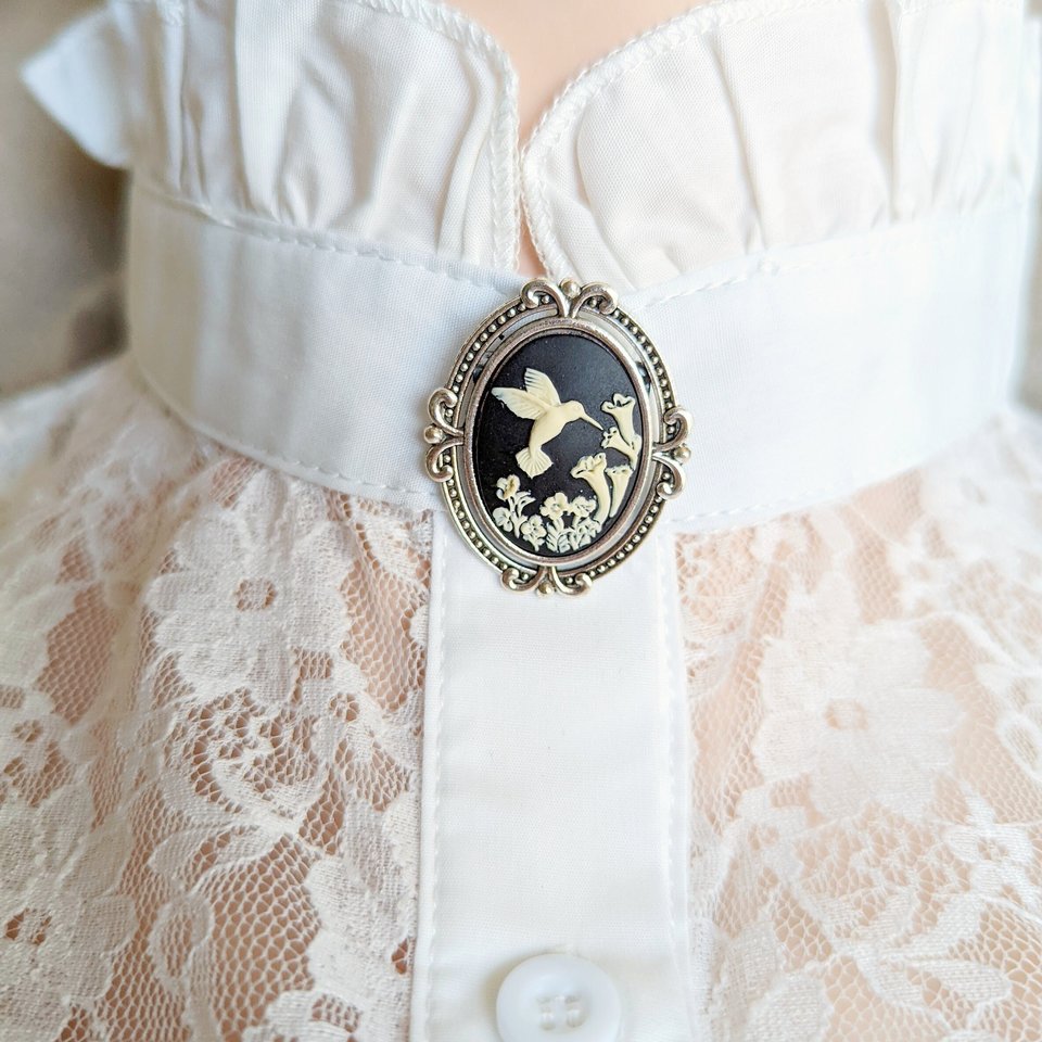 Black Hummingbird Brooch, Bird Pin, Nature Jewelry Cameo Brooch, Gift for Avian Veterinarian, Audubon Society Member