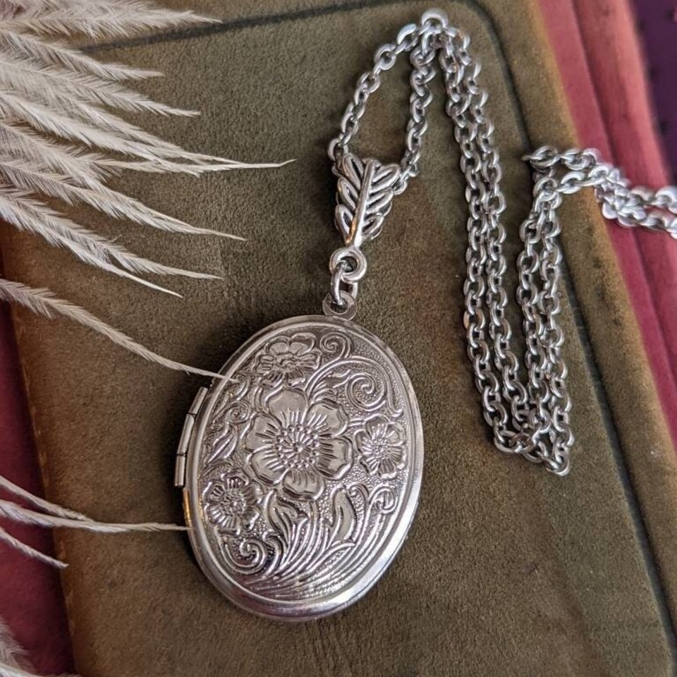 Silver Locket, Embossed Floral Locket, Long Chain Necklace, Vintage Style, Designer Locket, Wife Anniversary Gift, Mothers Day Gift