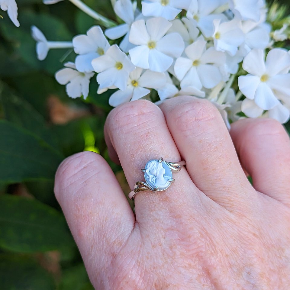 Goddess Cameo Ring in 925 Sterling Silver, White on Blue Lady Cameo, Victorian Jewelry, Adjustable Size, Old Fashioned Style
