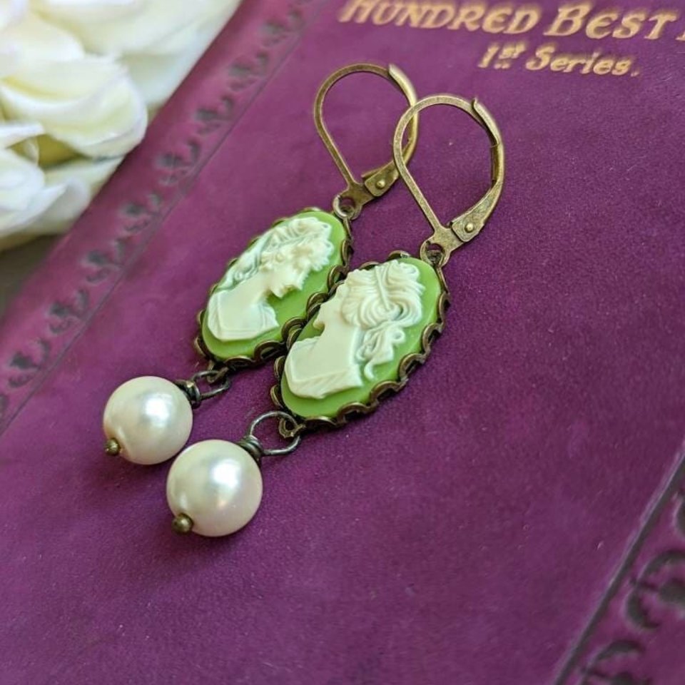 Cameo Pearl Earrings, Green Cameo Earrings, Victorian Jewelry, Romantic Vintage Style, Light Academia, Pearlcore