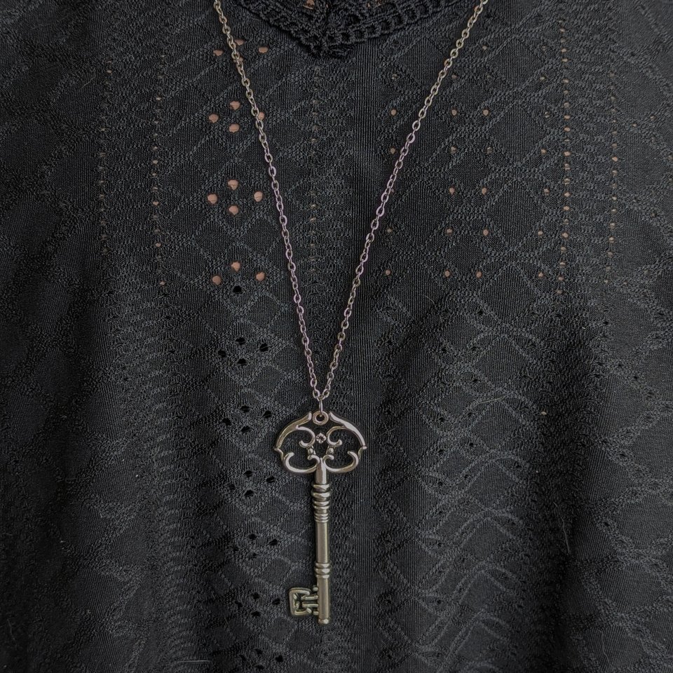 Silver Victorian Skeleton Key Necklace, Vintage Style Steampunk Jewelry Gift for Her
