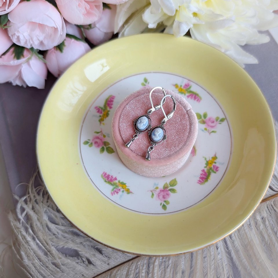 Dainty Blue & White Cameo Earrings, Silver Vintage Leaf Design Pendants, Victorian Style Jewelry, Regency Earrings, Historical Costume