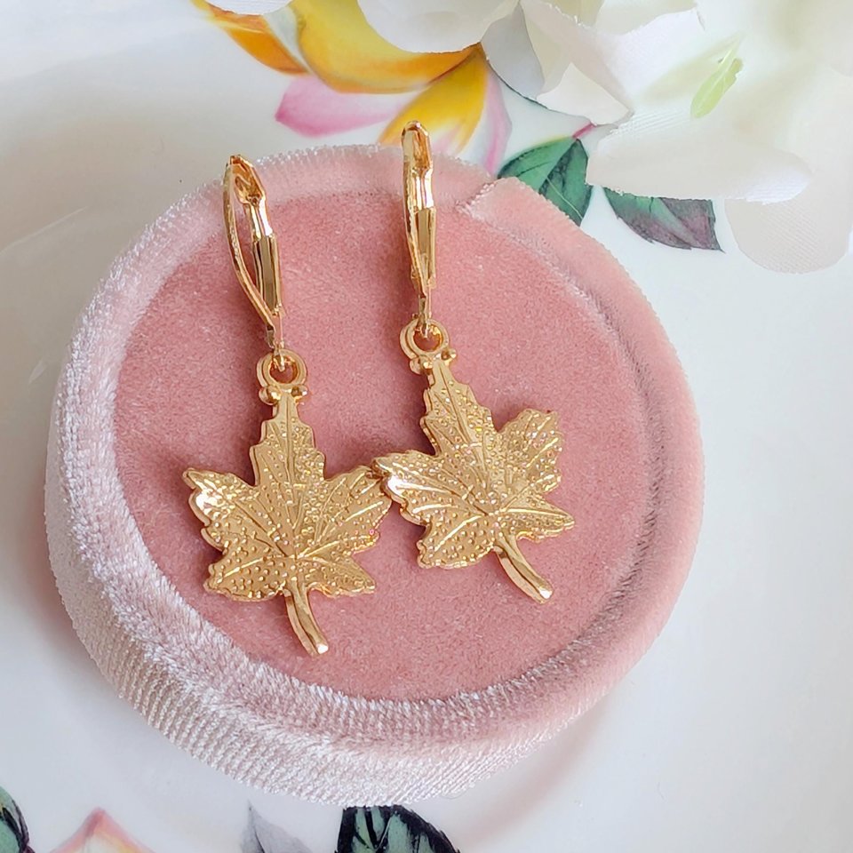 Canadian Maple Leaf Earrings, Canadian Pride Jewelry, Nature Inspired, Gift for Her