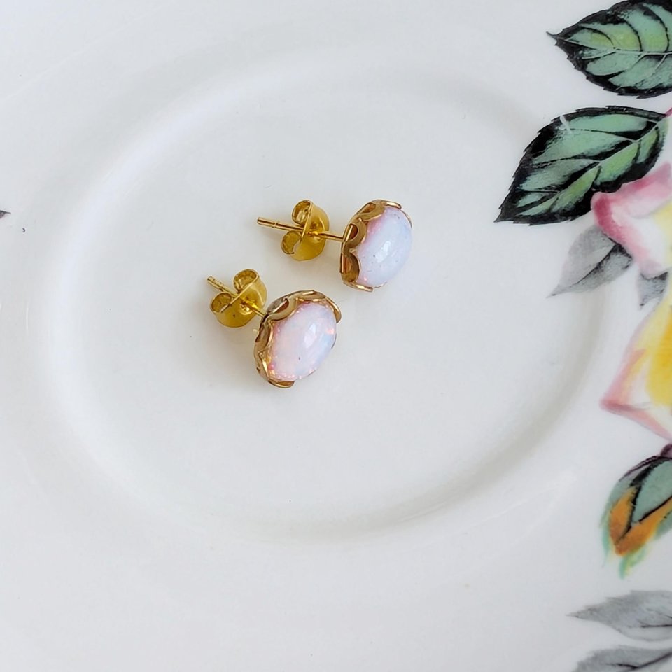 Vintage Glass Opal Stud Earrings – Milky White Pink Hues in Golden Brass Lacy Bezel