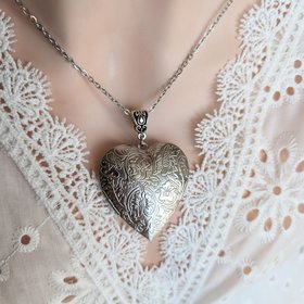 Valentines Day Gift, Silver Heart Locket Necklace, Antique Silver Necklace, Etched Floral Locket, Memory Necklace, Photo Locket