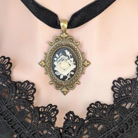 Ivory on Black Rose Cameo Choker Necklace – Gothic Velvet Ribbon Choker with Vintage Style Pendant